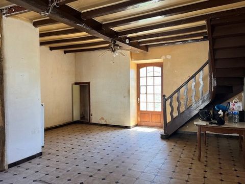 Maison spacieuse avec dépendance au coeur de Pressignac