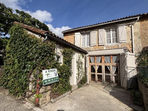 Charmante propriété de caractère au cur d'un des plus beaux villages de France